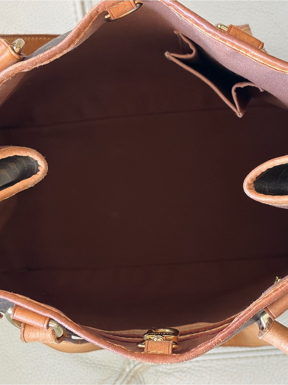 Louis Vuitton Batignolles
Vertical - Picture 10 of 14